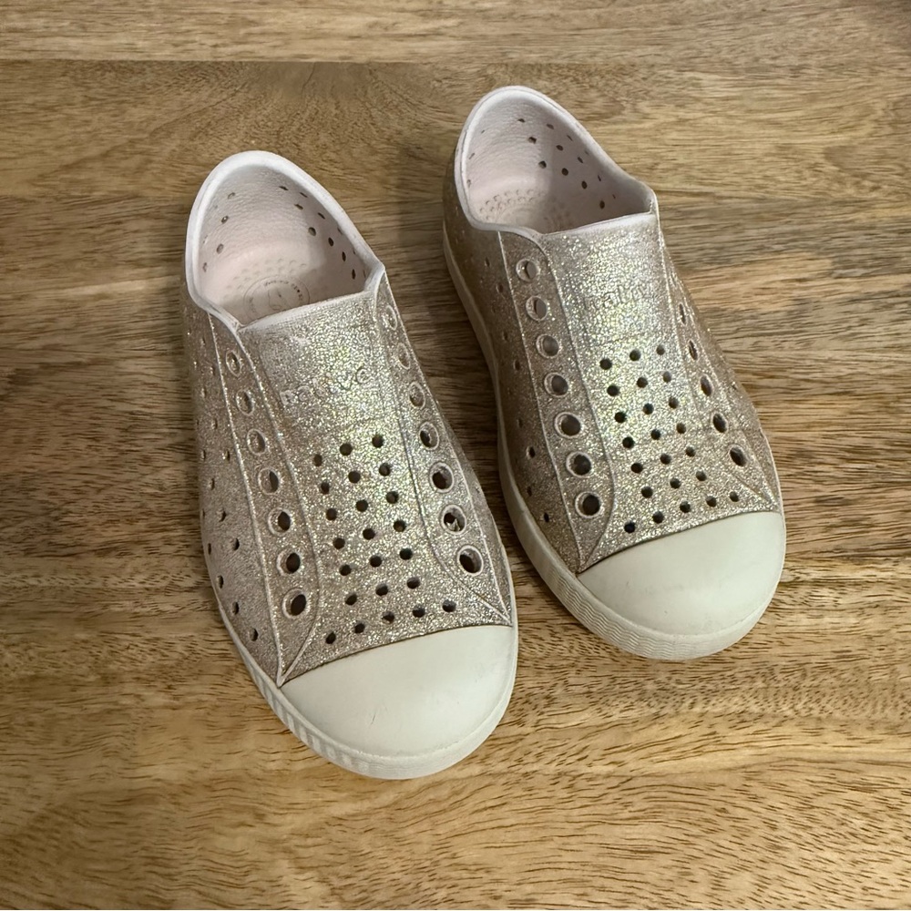 Native Shoes - Kids' Jefferson Bling Slip-On Sneaker - Rock Salt Bling, Size 9
